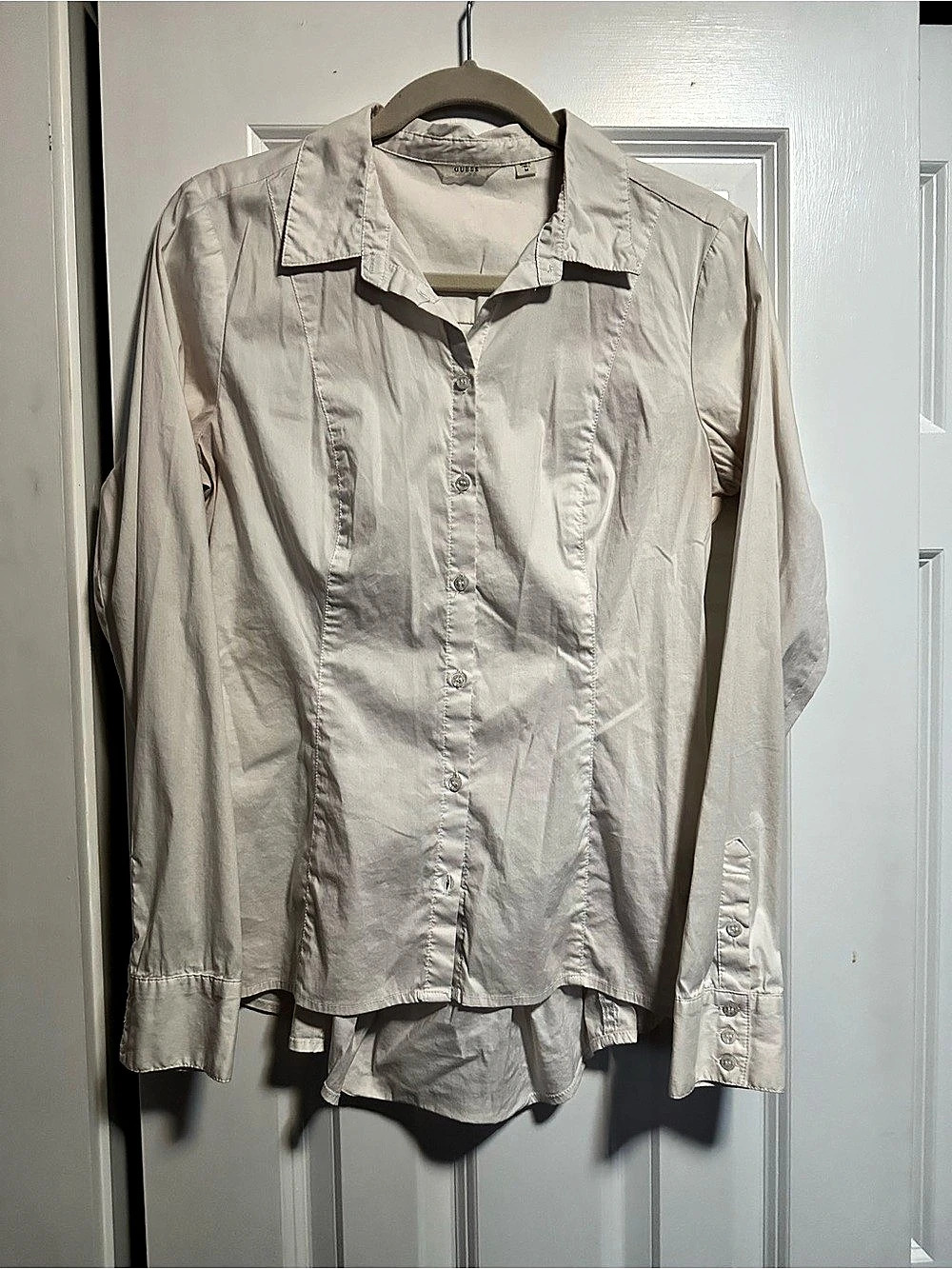 GUESS Button Down Shirt in White Size Medium
